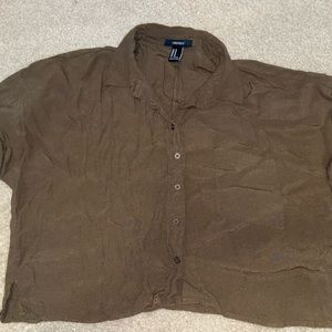 Cropped, army green shirt